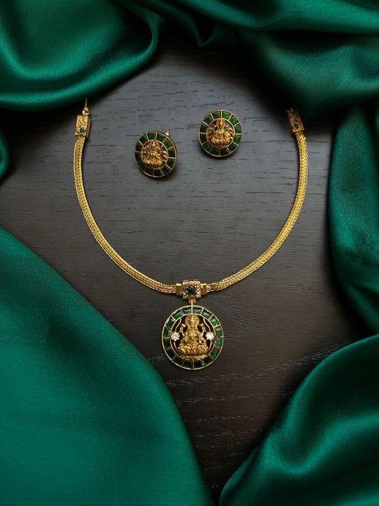 Jadaukundan naan necklace
