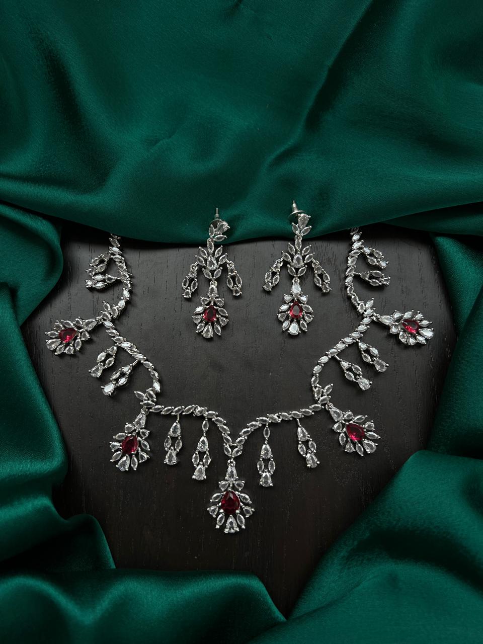 Silver polish fancy necklace
